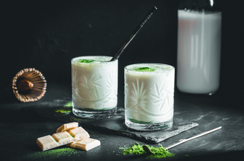 M matcha fehércsokis matcha latte fekvő