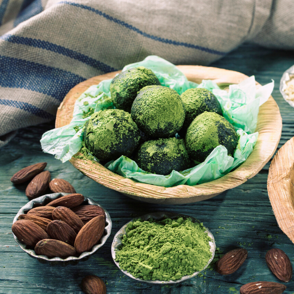 Kókuszos, matcha teás energiagolyók